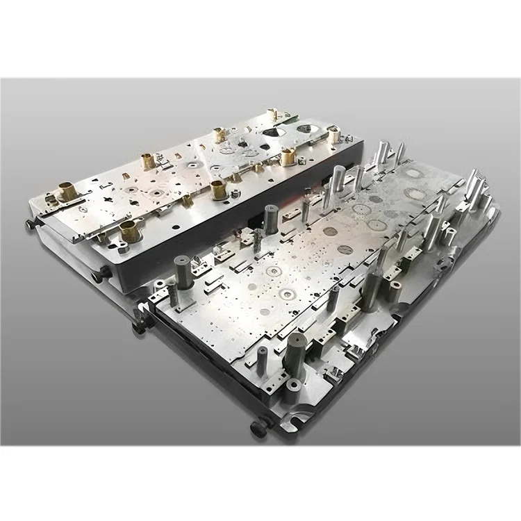 แม่พิมพ์โปรเกรสซีฟสองแถวสำหรับมอเตอร์คอมเพรสเซอร์ AC